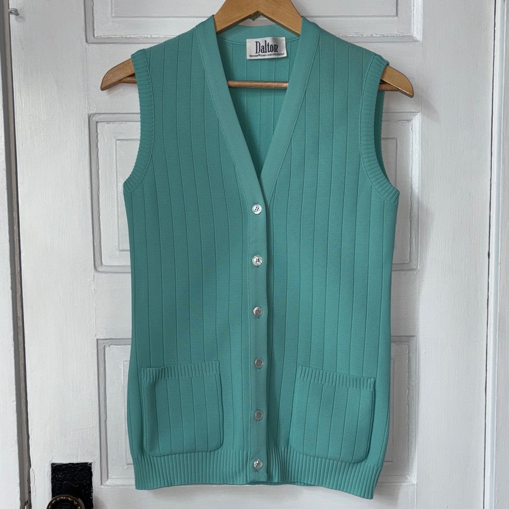 VINTAGE DALTON BUTTON FRONT VEST WITH POCKETS